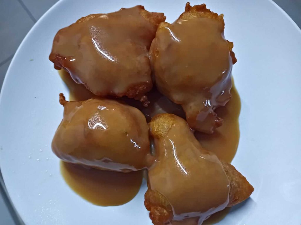 pumpkin-fritters-with-caramel-sauce